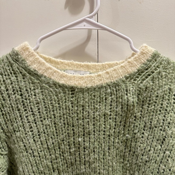 soft green sweater! - Picture 3 of 4
